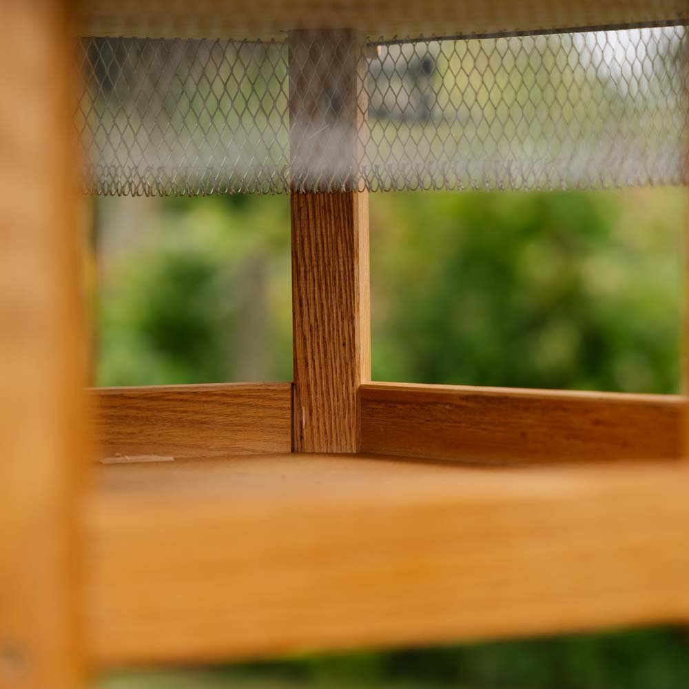 Fôrhus med nett, rødt tak, Ø: 54 cm