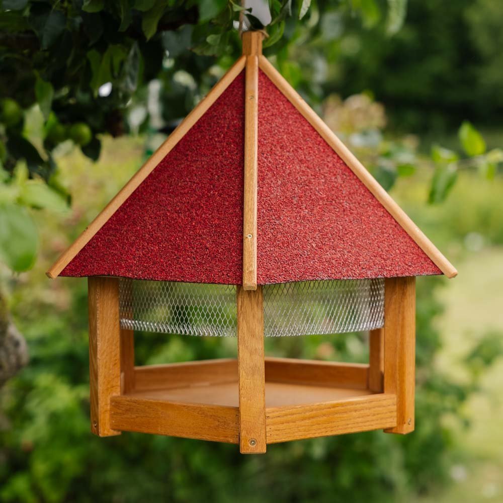 Fôrhus med nett, rødt tak, Ø: 54 cm
