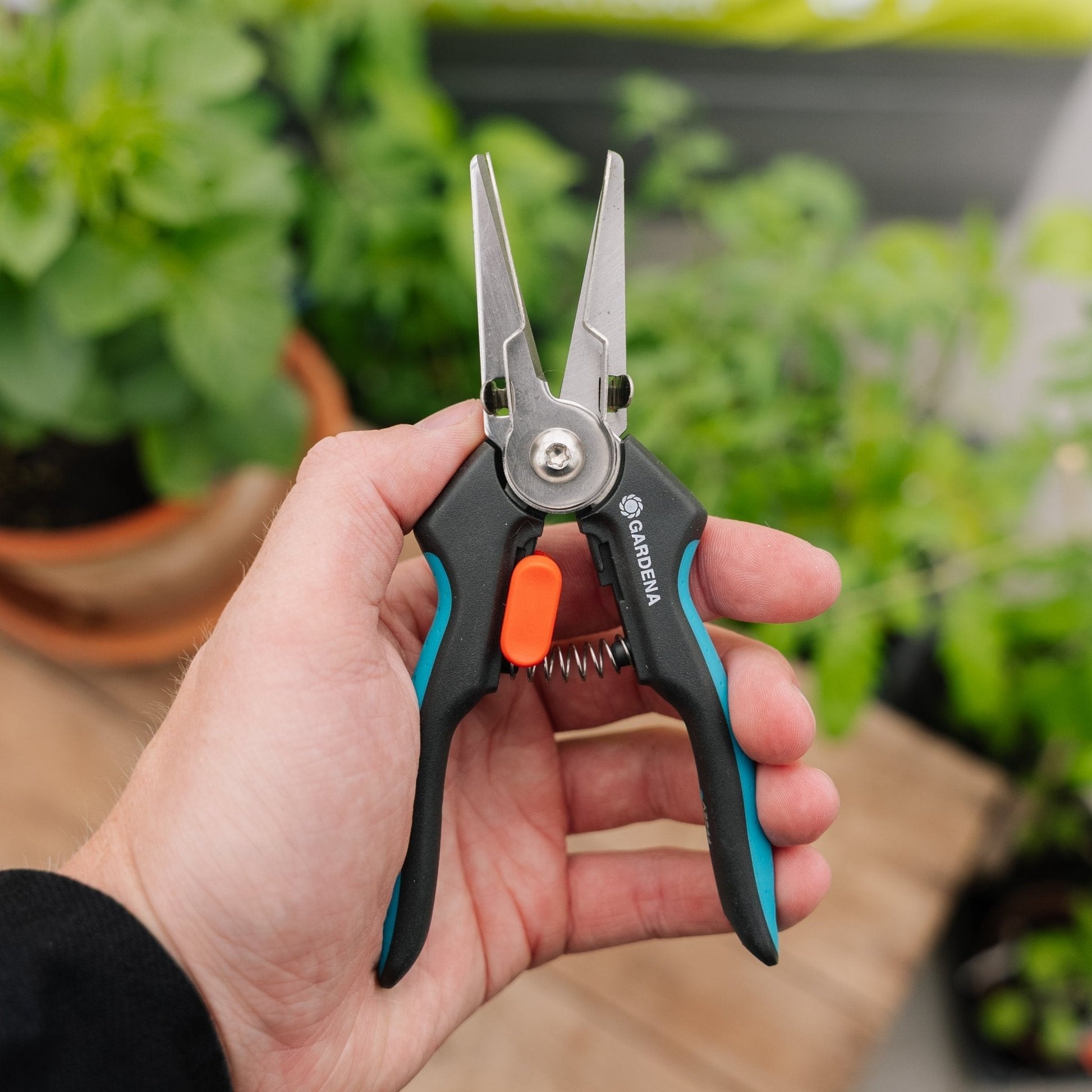 GripCut urtesaks med gripefunksjon