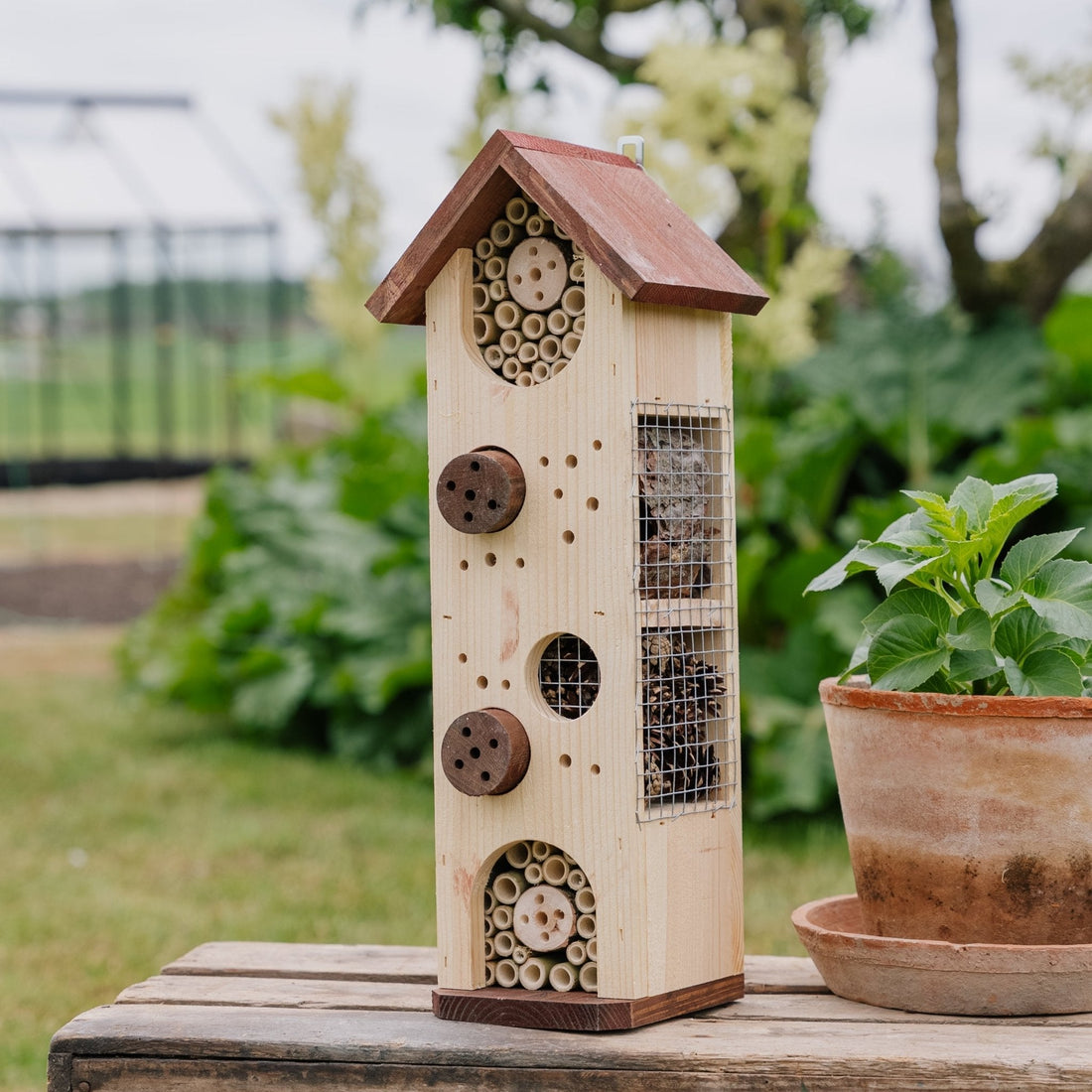 Insekthotell, tårn, L: 15 cm B: 19 cm H: 52 cm