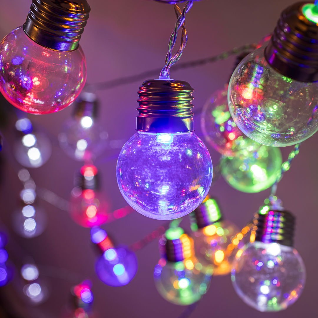 Stor lyskjede med 50 pærer og fargeskift